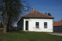 200px-borsosbereny_tihanyi_kuria_del.jpg